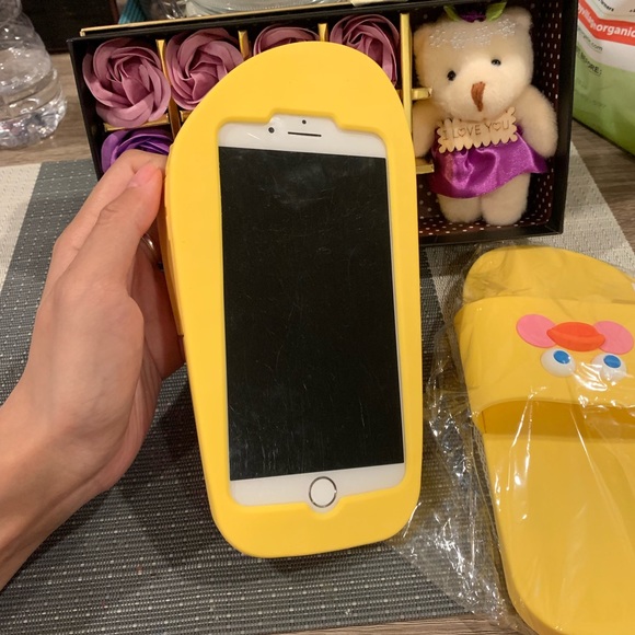 Cute Slipper iphone case - Picture 3 of 5